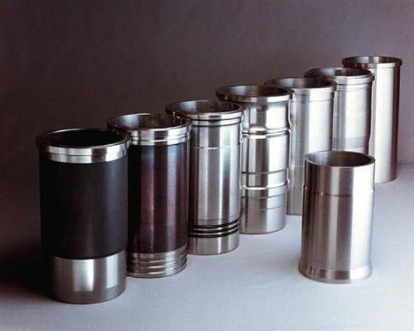 Wet cylinder liner for commercial vehicle engine rebuilding