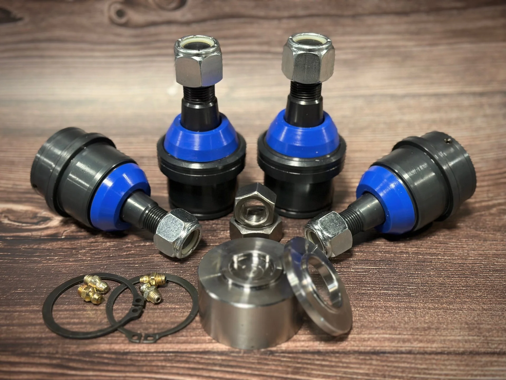 Upper ball joint for passenger and commercial vehicle suspension