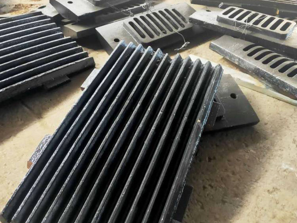 Impact crusher blow bars and internal wear components