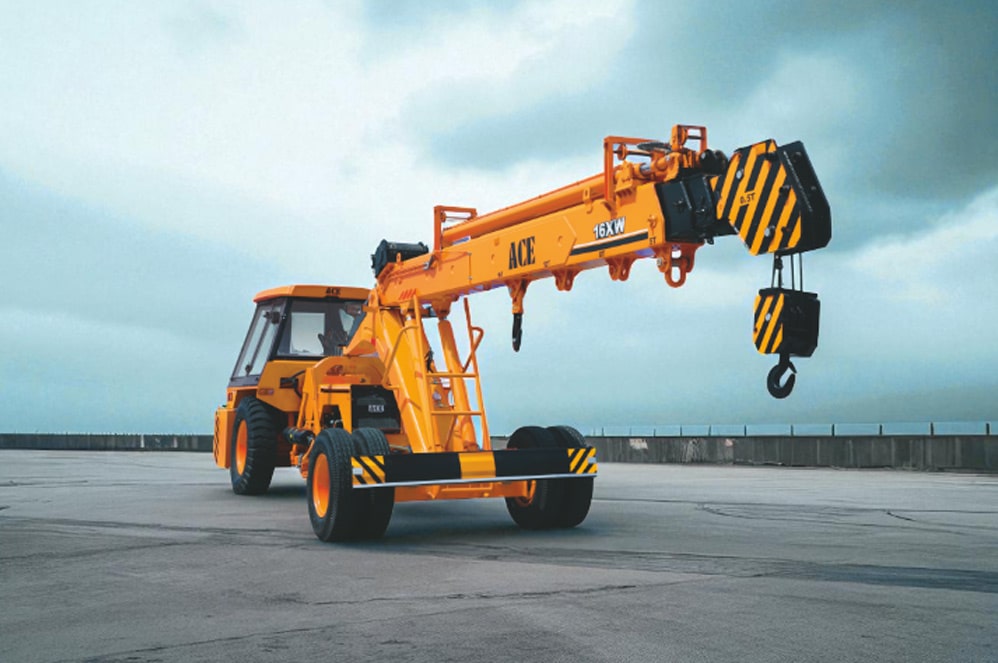 Crawler crane for construction and industrial lifting operations