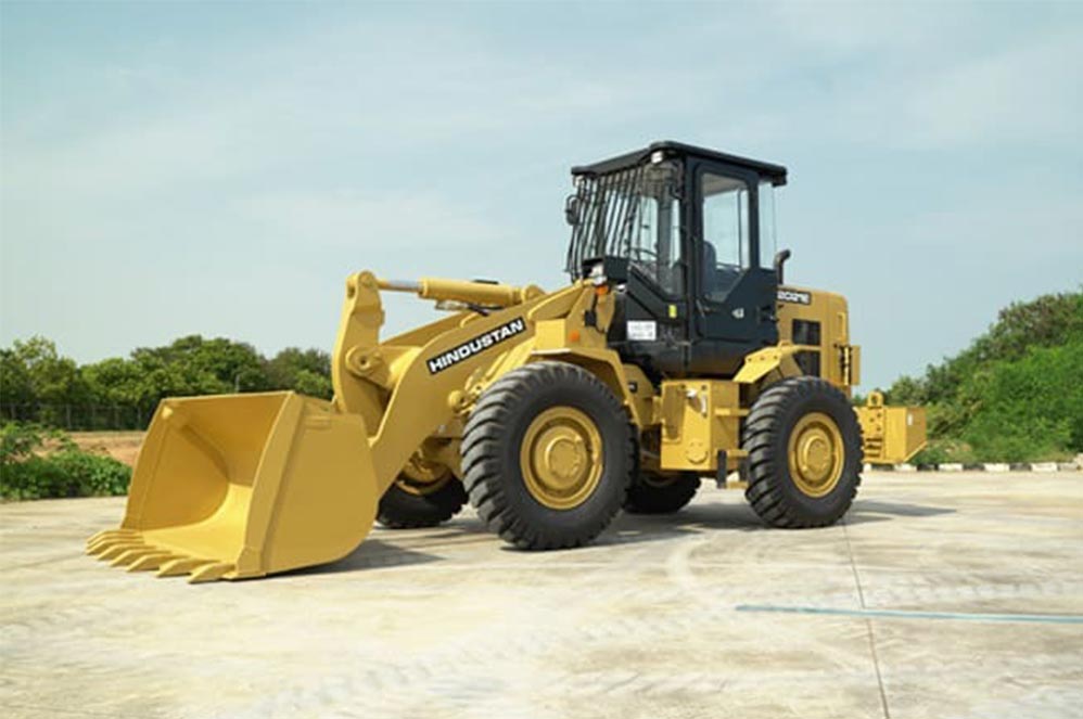 Heavy-duty wheel loader for mining and construction material handling