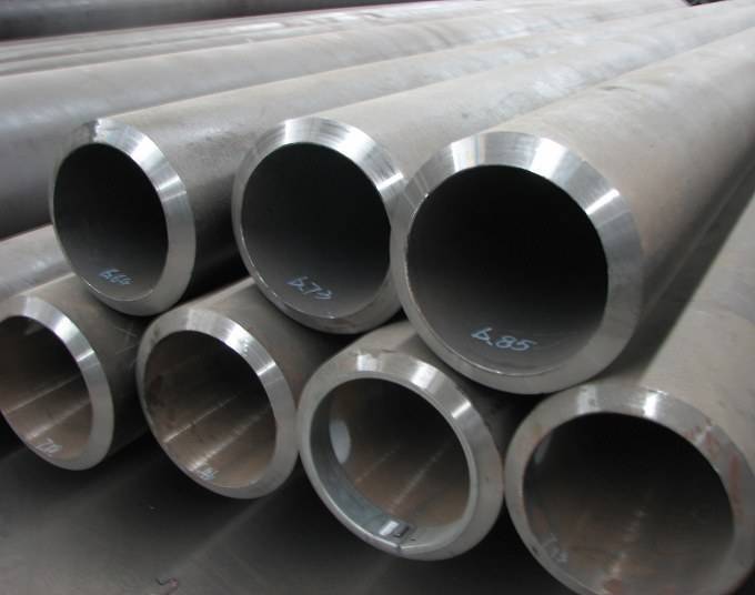 Seamless steel pipe bundle in multiple diameters and wall thicknesses
